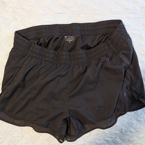 Athleta Women's Black Shorts - Picture 1 of 2